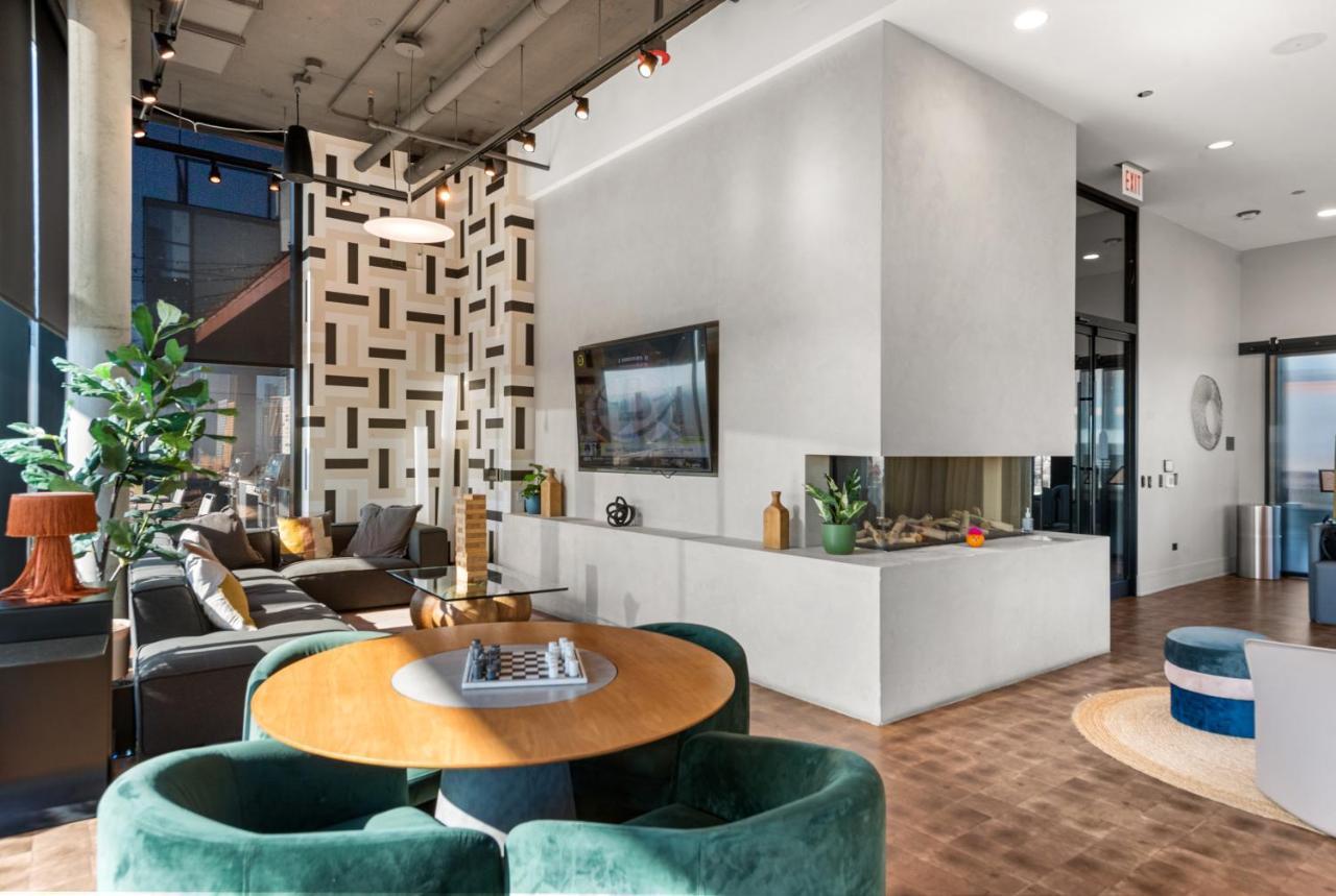 Avra Stylish Prime West Loop Location Near Union Park Chicago