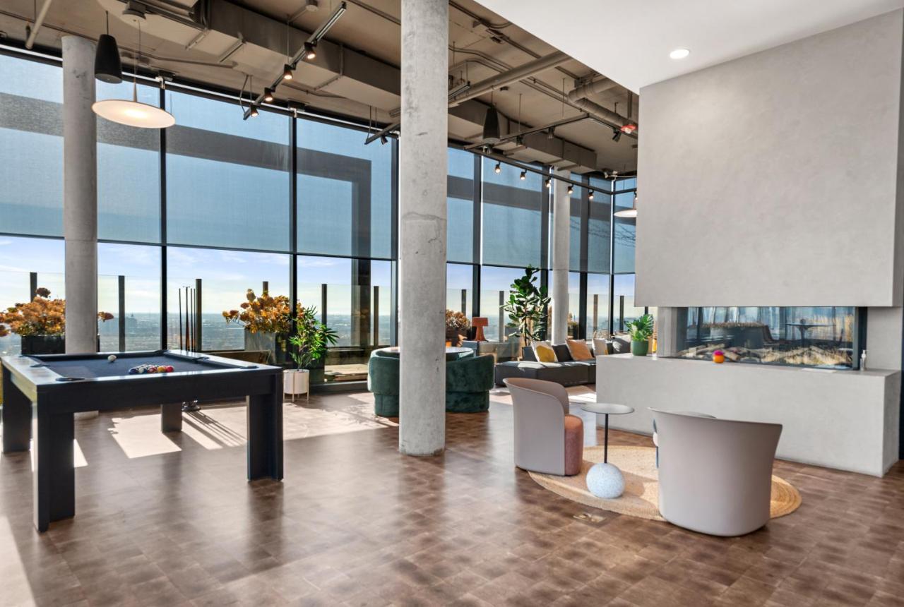 Avra Stylish Prime West Loop Location Near Union Park Apartment
