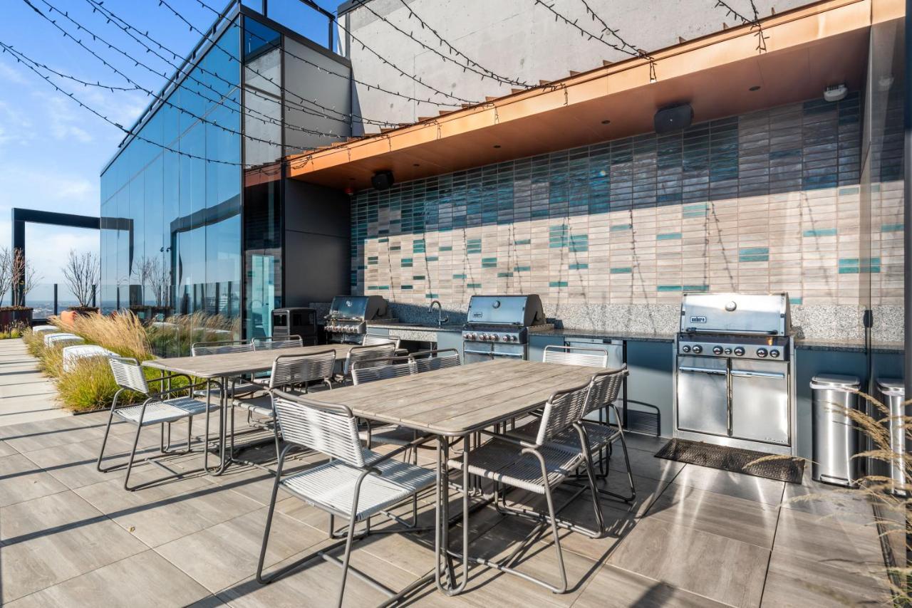 Avra Stylish Prime West Loop Location Near Union Park *
