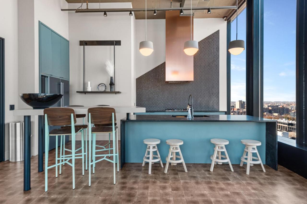 Avra Stylish Prime West Loop Location Near Union Park * Chicago