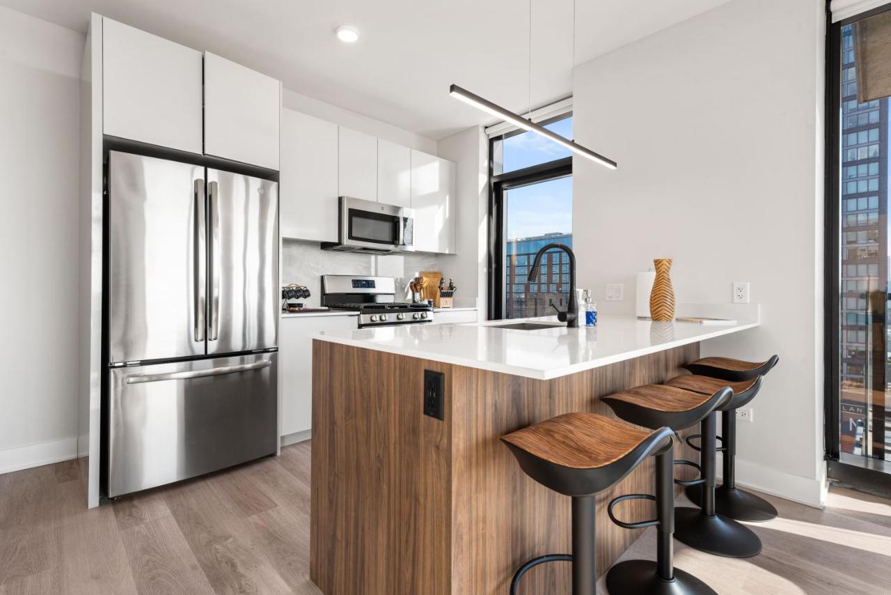 Avra Stylish Prime West Loop Location Near Union Park * Chicago