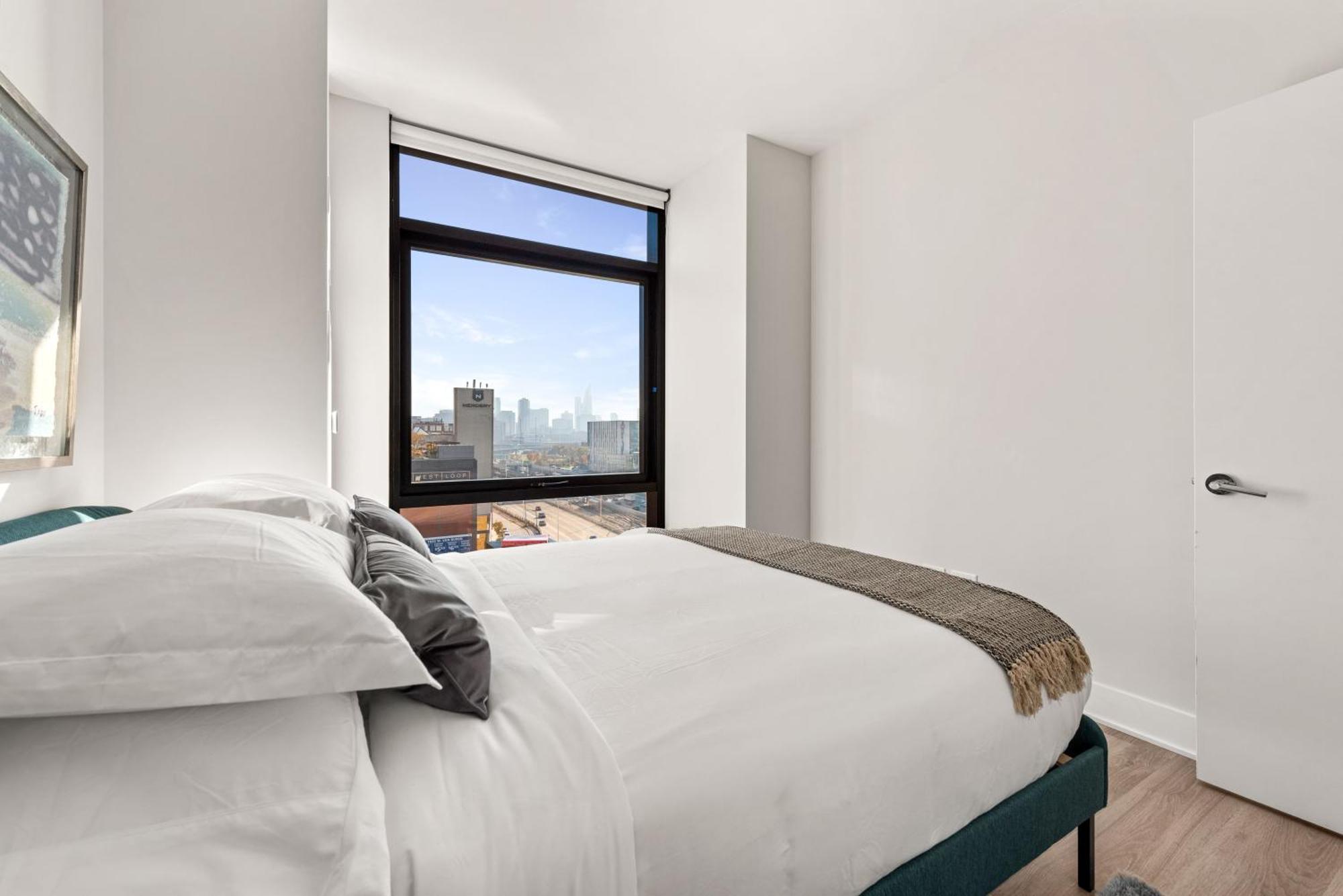 Avra Stylish Prime West Loop Location Near Union Park