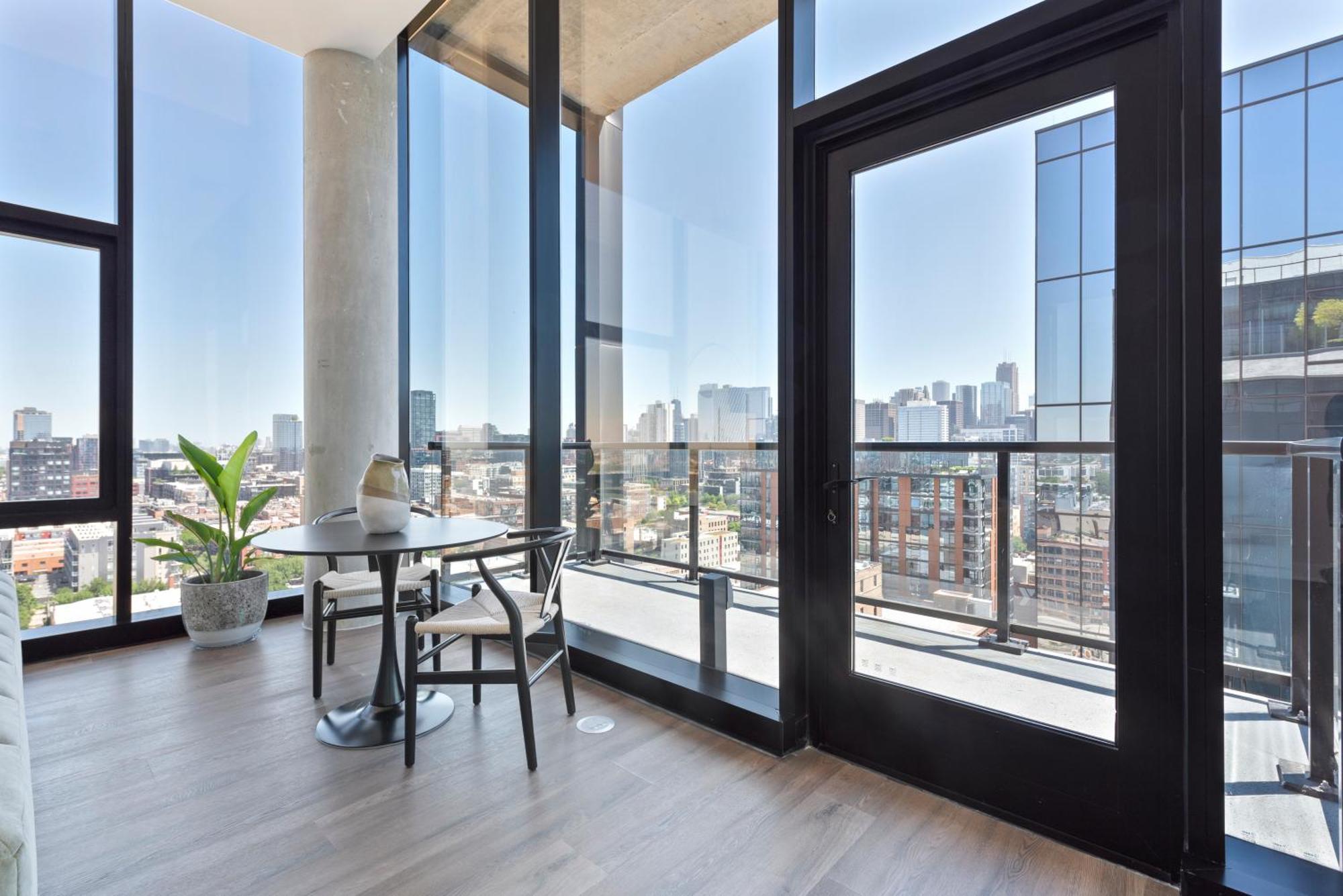 Avra Stylish Prime West Loop Location Near Union Park
