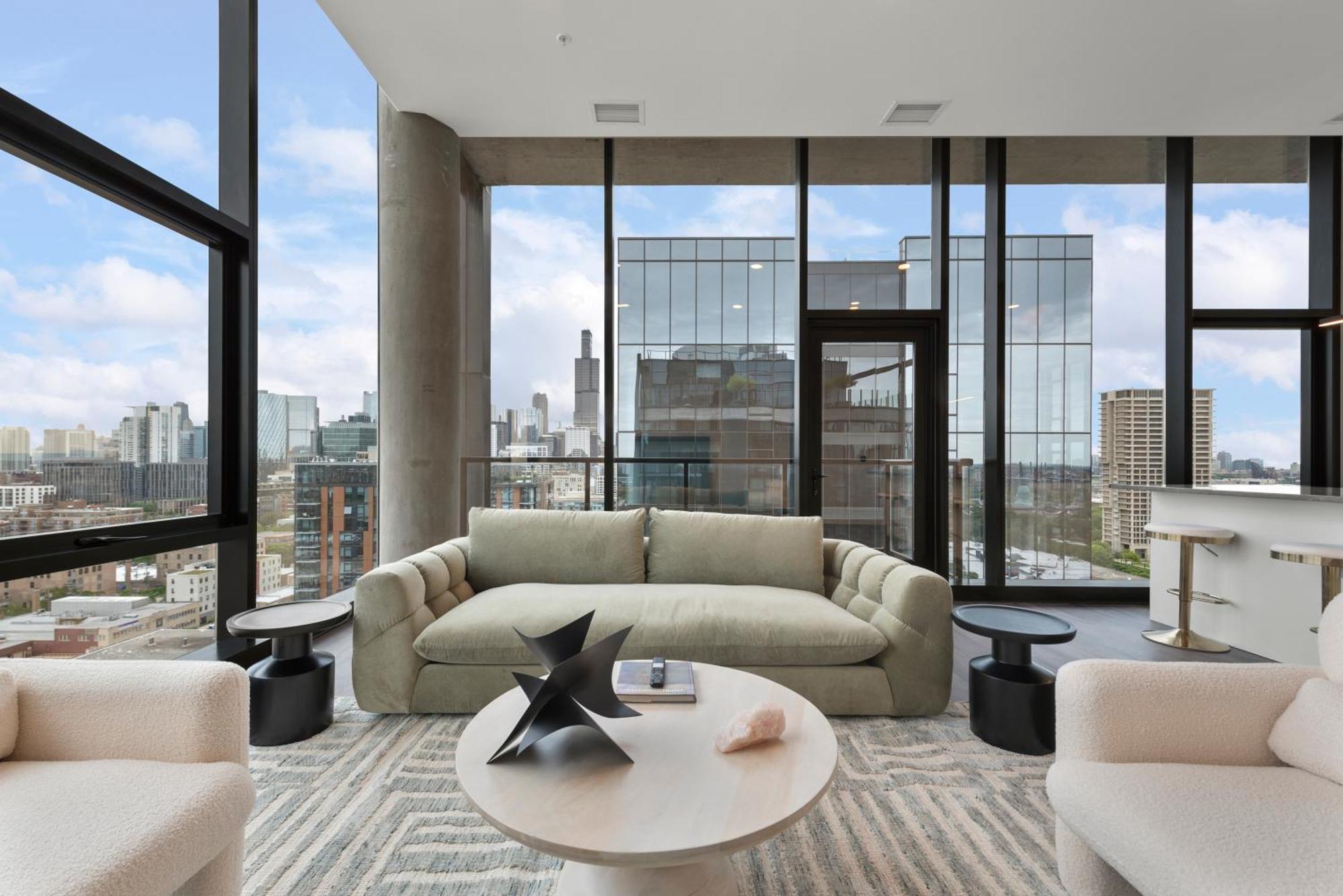 Avra Stylish Prime West Loop Location Near Union Park Apartment *