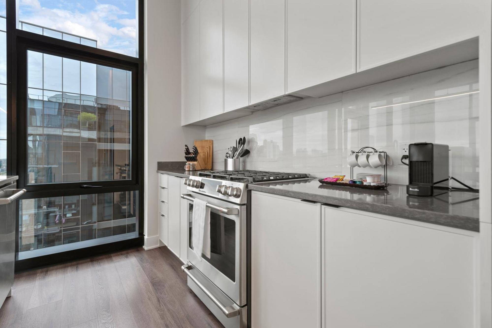 Avra Stylish Prime West Loop Location Near Union Park Apartment Chicago