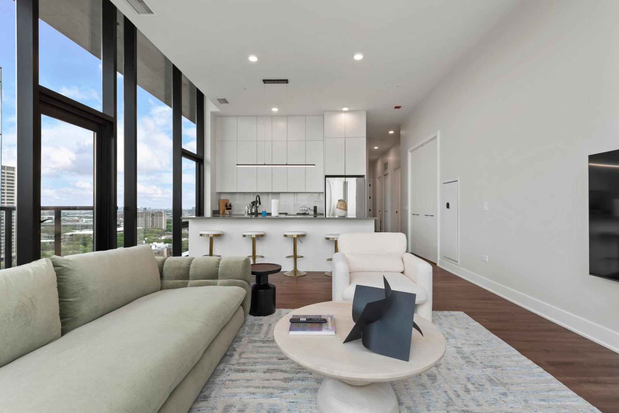 Avra Stylish Prime West Loop Location Near Union Park Apartment Chicago