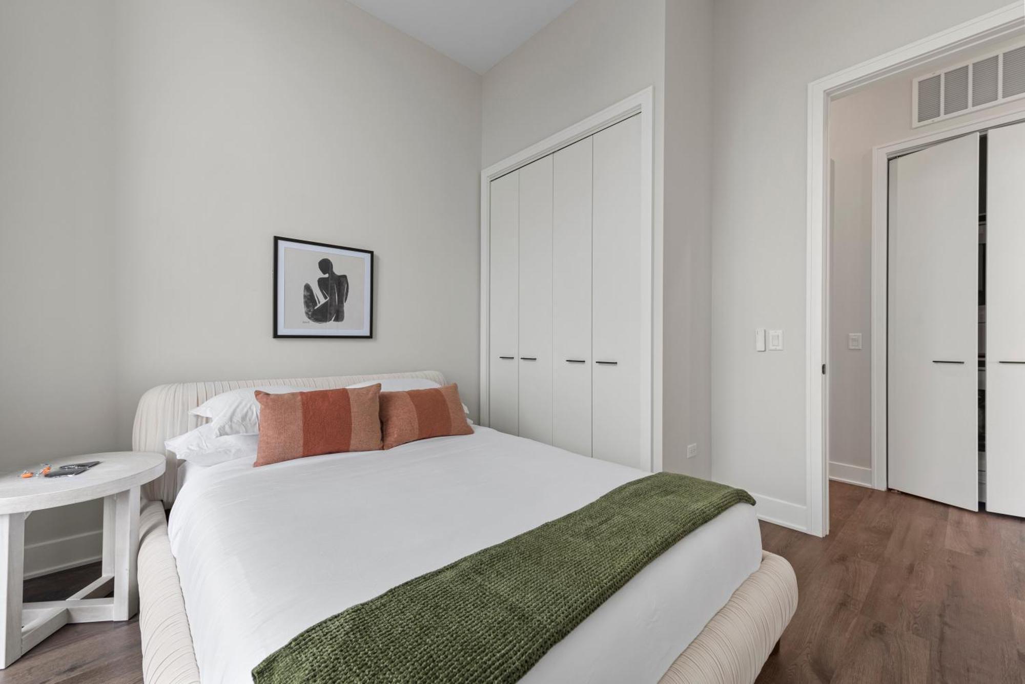 Avra Stylish Prime West Loop Location Near Union Park * Chicago