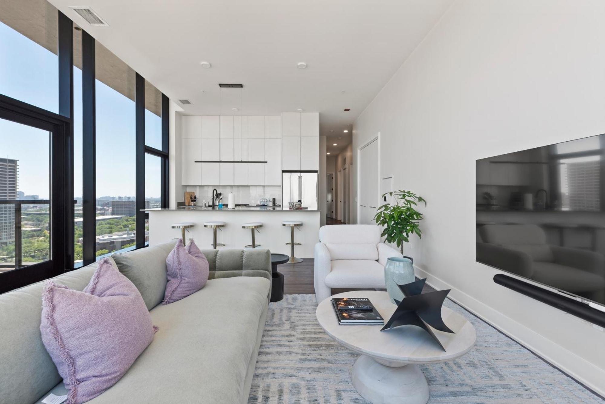 Avra Stylish Prime West Loop Location Near Union Park Apartment *