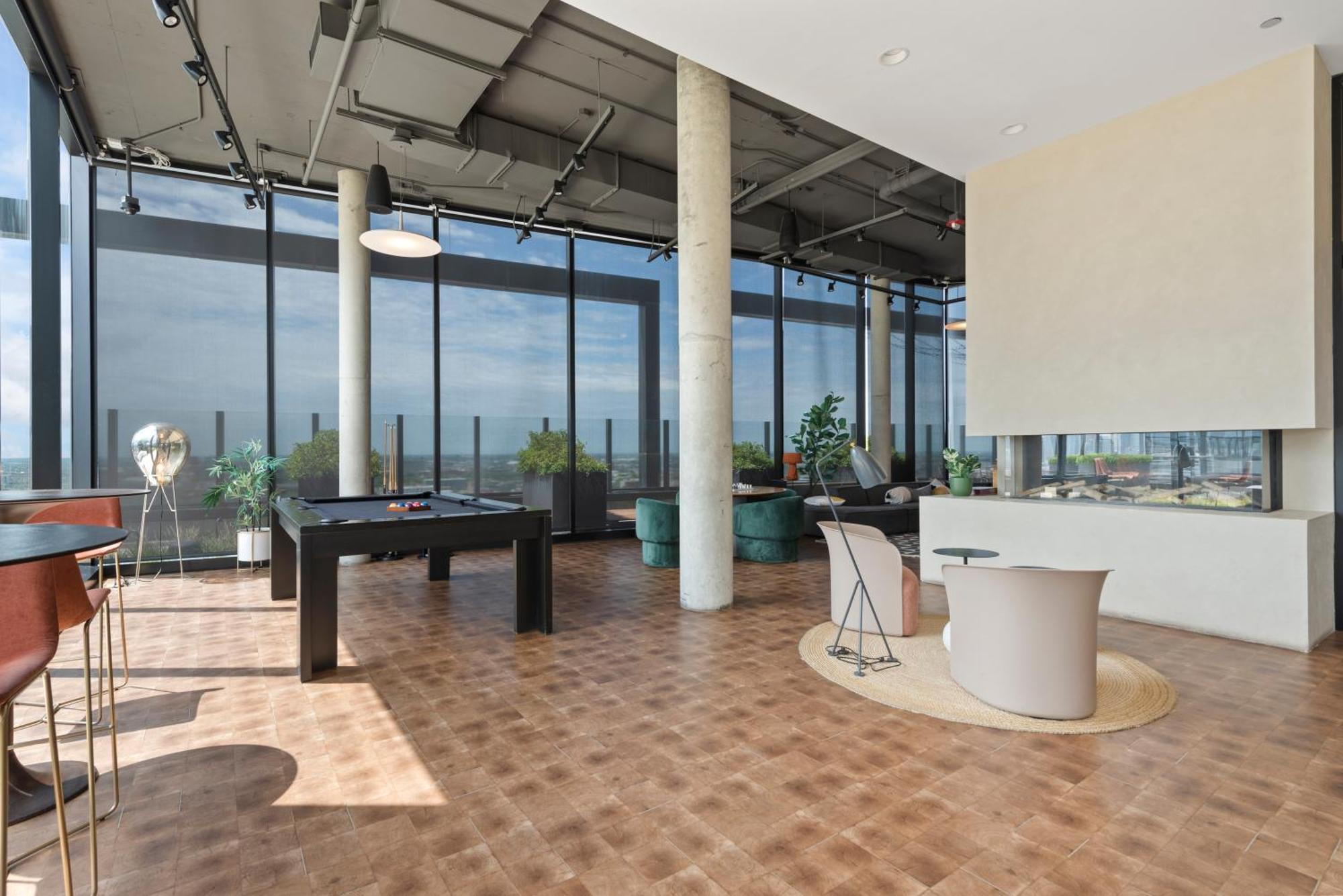 Avra Stylish Prime West Loop Location Near Union Park * Chicago