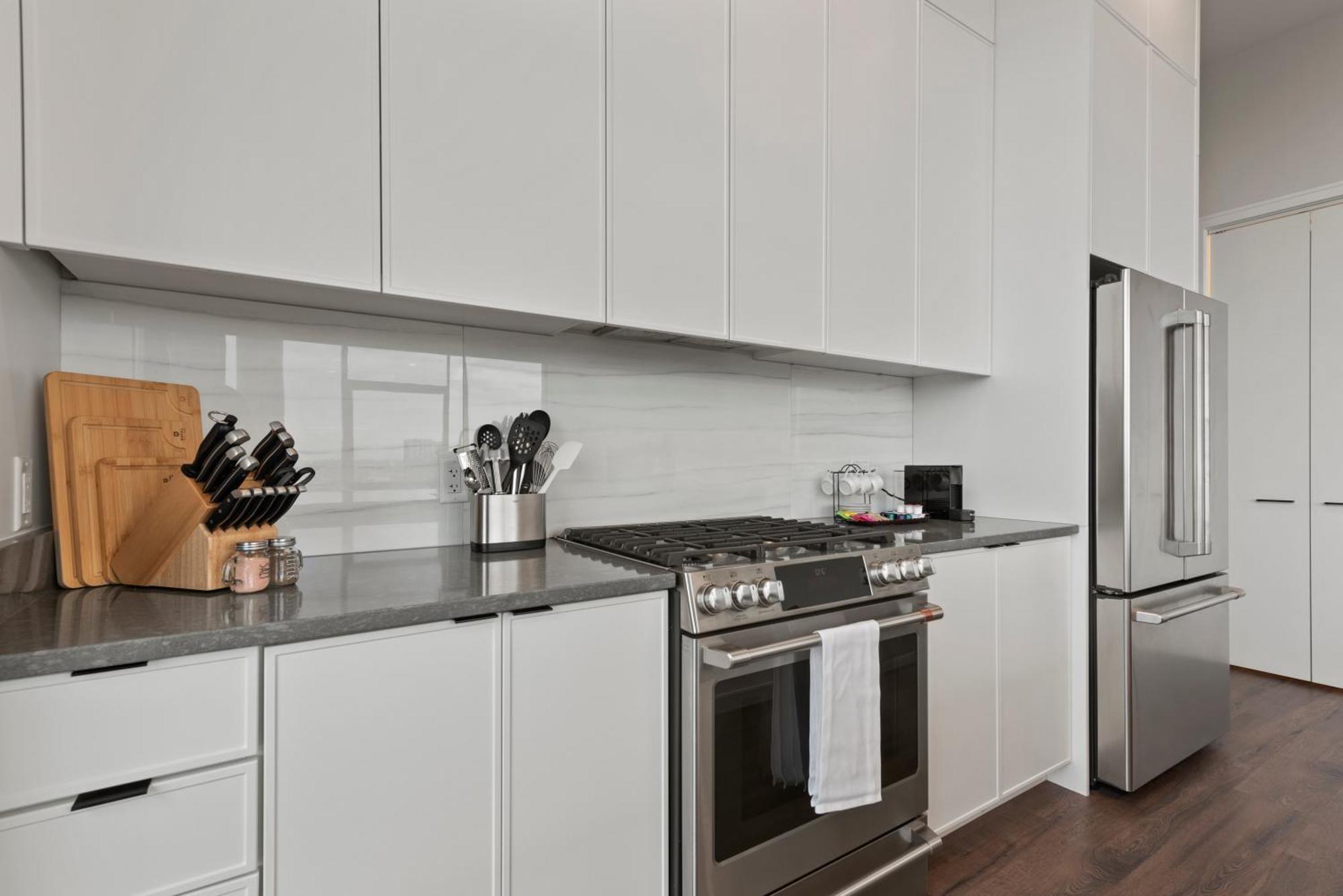 Avra Stylish Prime West Loop Location Near Union Park Apartment Chicago