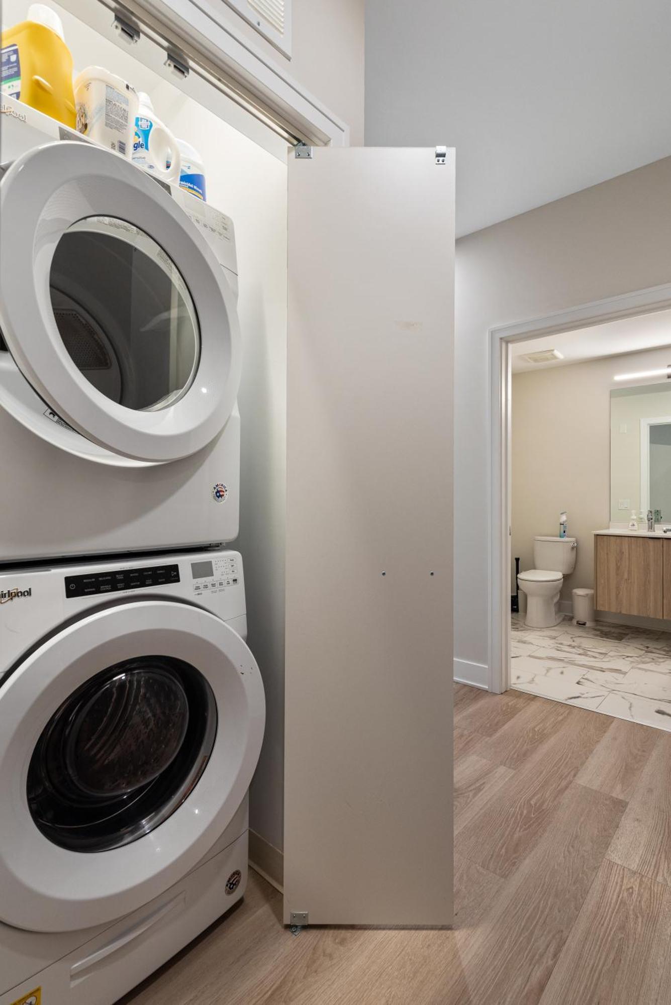 Avra Stylish Prime West Loop Location Near Union Park *
