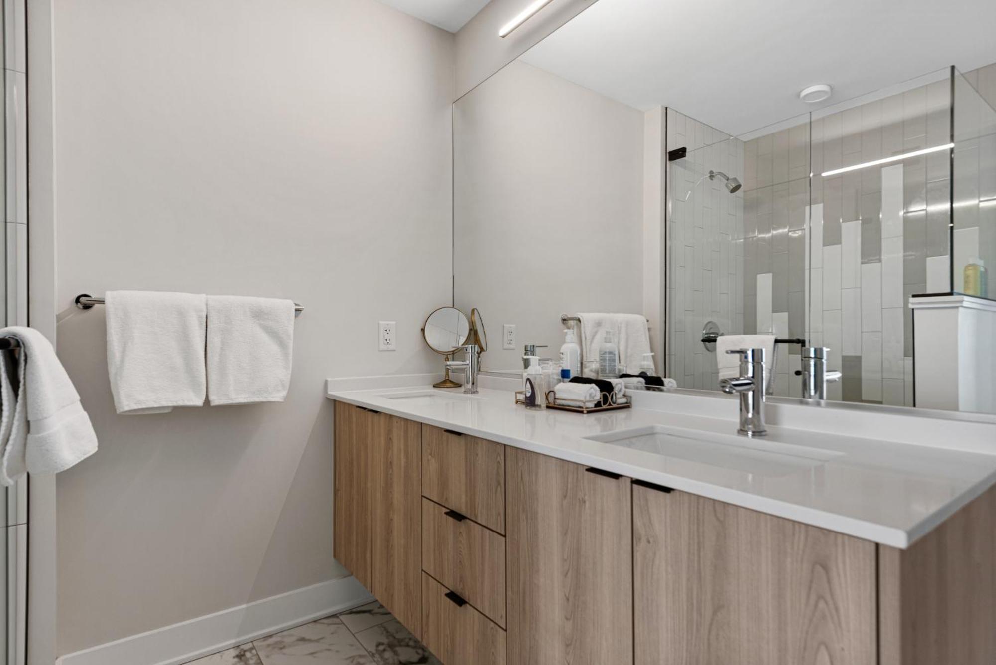 Avra Stylish Prime West Loop Location Near Union Park Apartment *