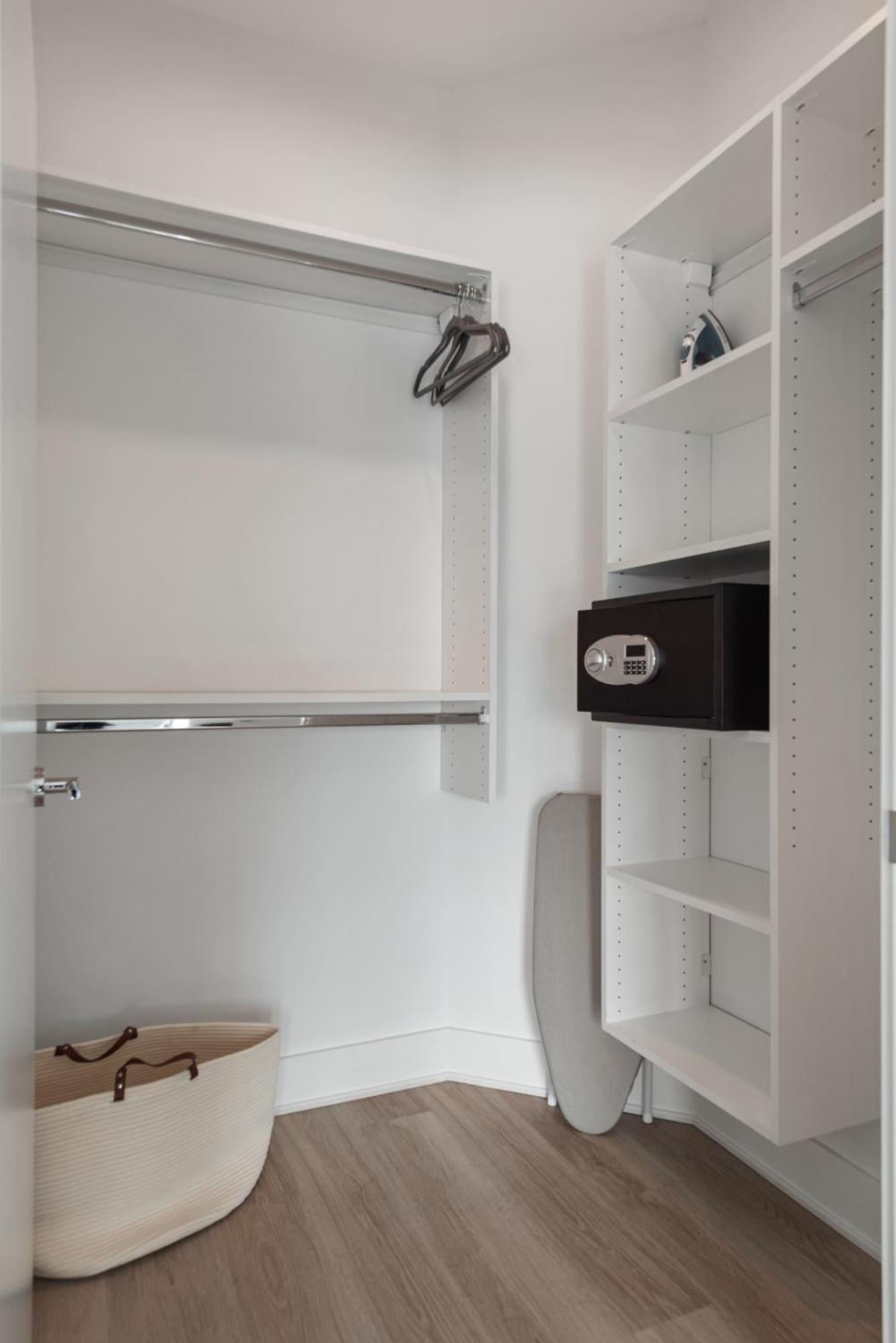 Avra Stylish Prime West Loop Location Near Union Park Chicago