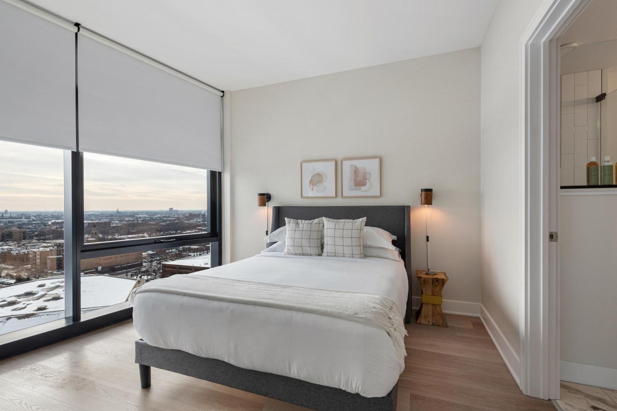 Avra Stylish Prime West Loop Location Near Union Park * Chicago