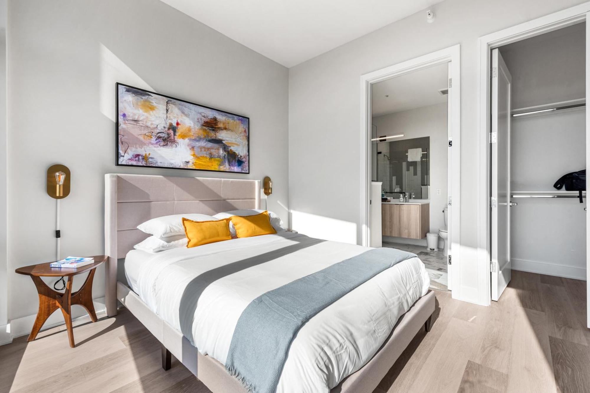 Avra Stylish Prime West Loop Location Near Union Park * Chicago